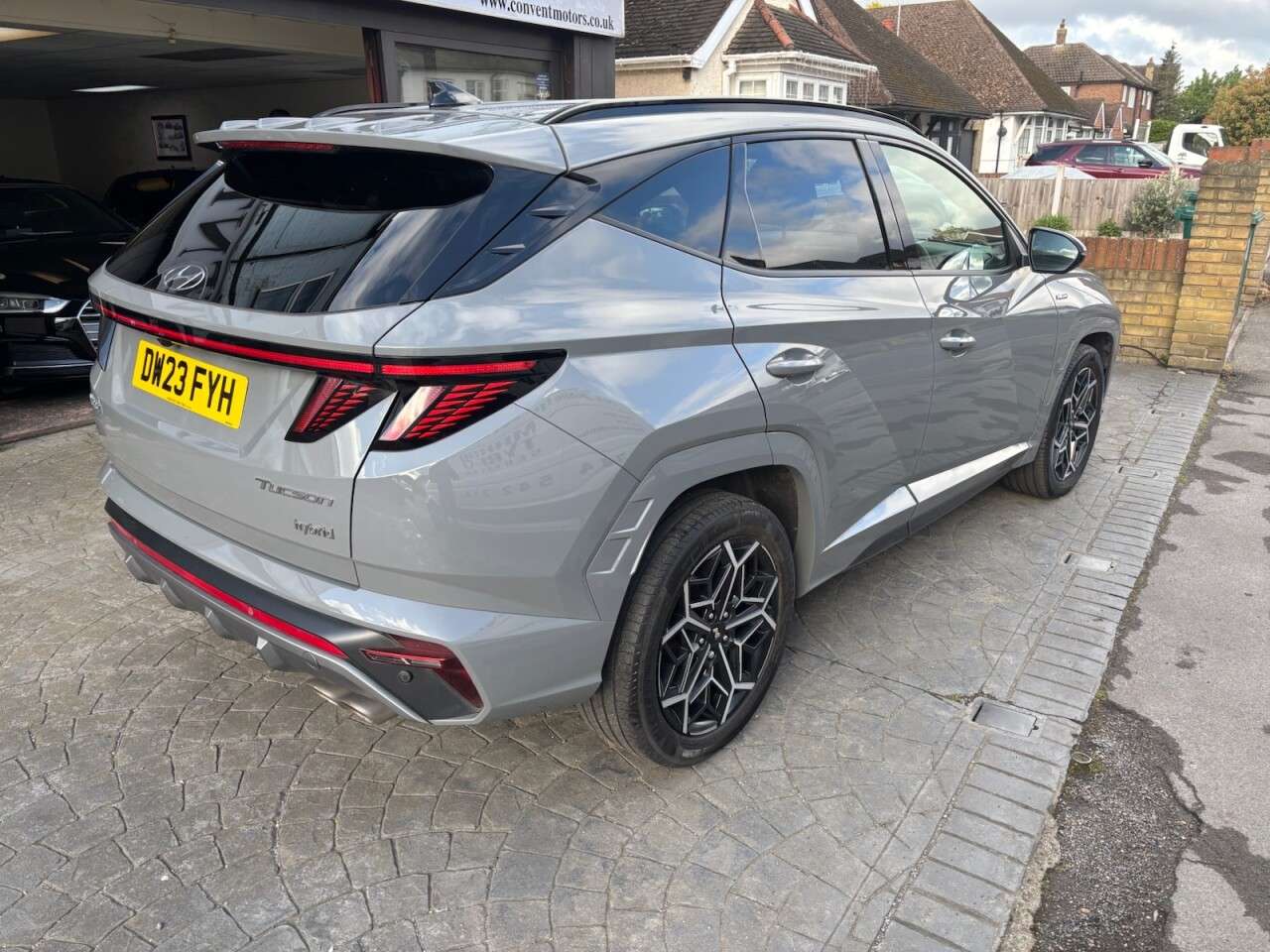 A 2023 HYUNDAI TUCSON 1.6 h T-GDi N Line SUV 5dr Petrol Hybrid Auto Euro 6 (s/s) (230 ps) SAT NAV A 2023 HYUNDAI TUCSON 1.6 h T-GDi N Line SUV 5dr Petrol Hybrid Auto Euro 6 (s/s) (230 ps) SAT NAV