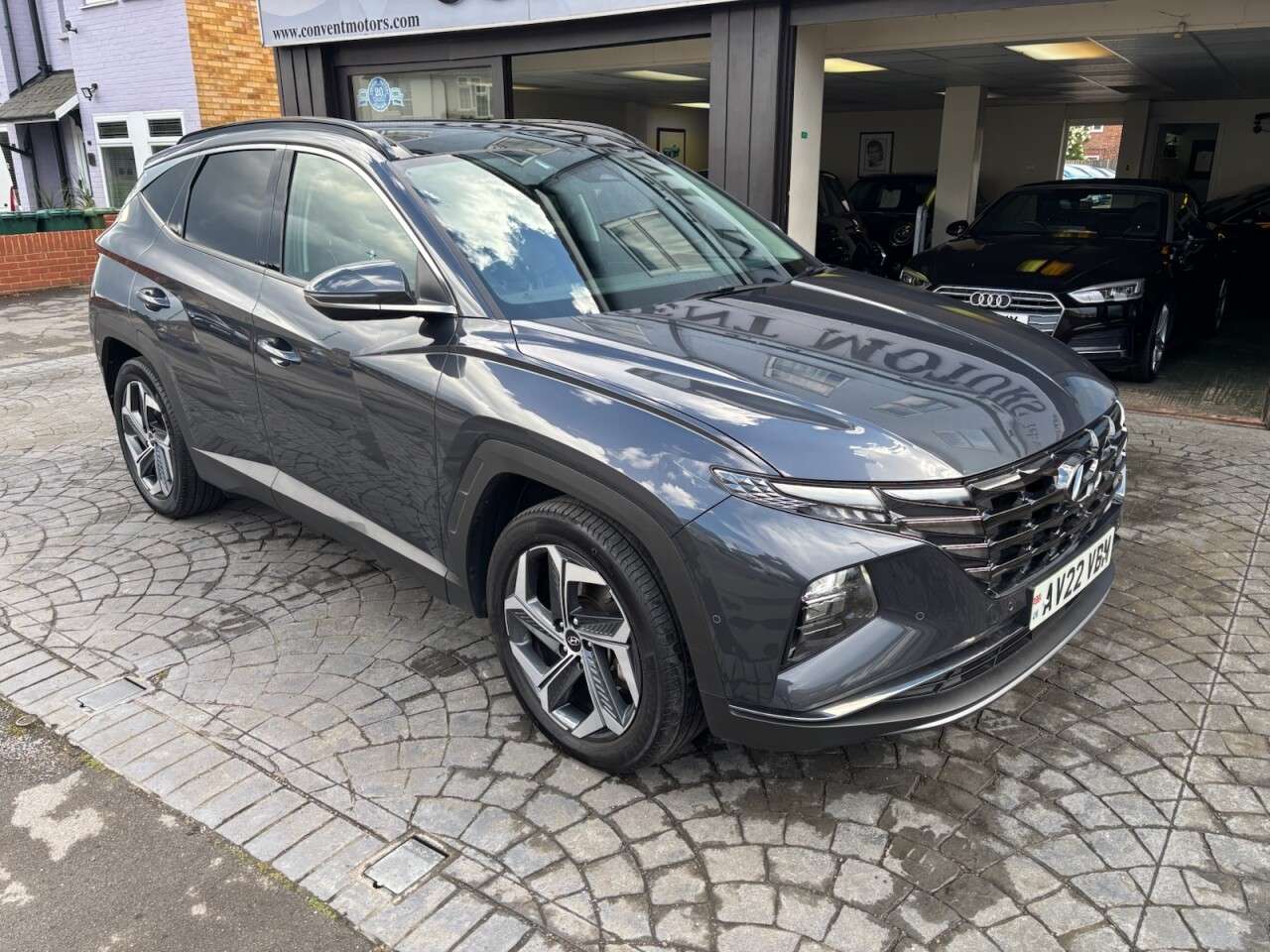 A 2022 HYUNDAI TUCSON 1.6 h T-GDi Ultimate SUV 5dr Petrol Hybrid Auto Euro 6 (s/s) (230 ps) LEATH A 2022 HYUNDAI TUCSON 1.6 h T-GDi Ultimate SUV 5dr Petrol Hybrid Auto Euro 6 (s/s) (230 ps) LEATH
