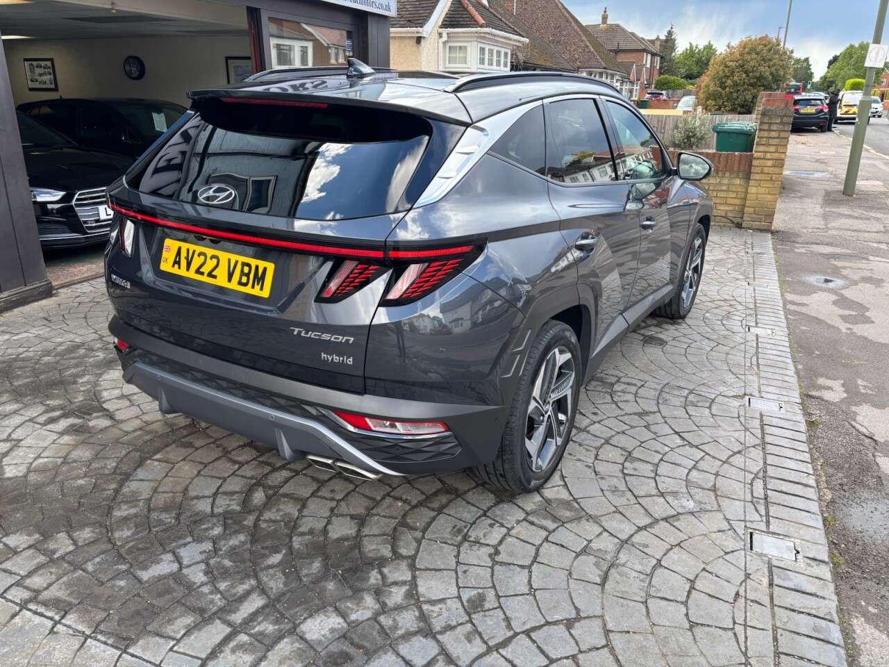 A 2022 HYUNDAI TUCSON 1.6 h T-GDi Ultimate SUV 5dr Petrol Hybrid Auto Euro 6 (s/s) (230 ps) LEATH A 2022 HYUNDAI TUCSON 1.6 h T-GDi Ultimate SUV 5dr Petrol Hybrid Auto Euro 6 (s/s) (230 ps) LEATH