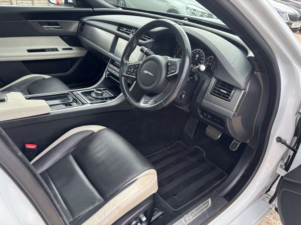 2016 JAGUAR XF 2016 JAGUAR XF