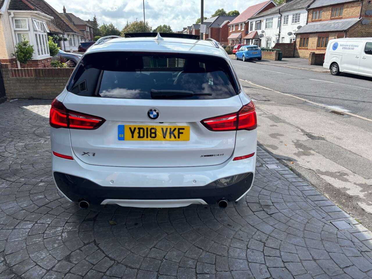 A 2018 BMW X1 2.0 20i M Sport SUV 5dr Petrol Auto xDrive Euro 6 (s/s) (192 ps) PANORAMIC A 2018 BMW X1 2.0 20i M Sport SUV 5dr Petrol Auto xDrive Euro 6 (s/s) (192 ps) PANORAMIC