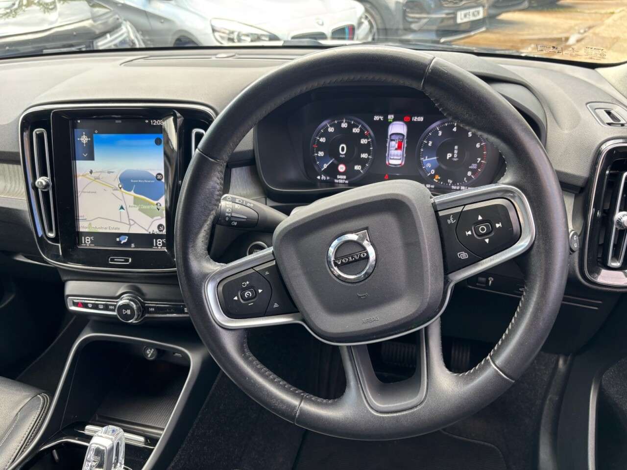 2020 VOLVO XC40 2020 VOLVO XC40