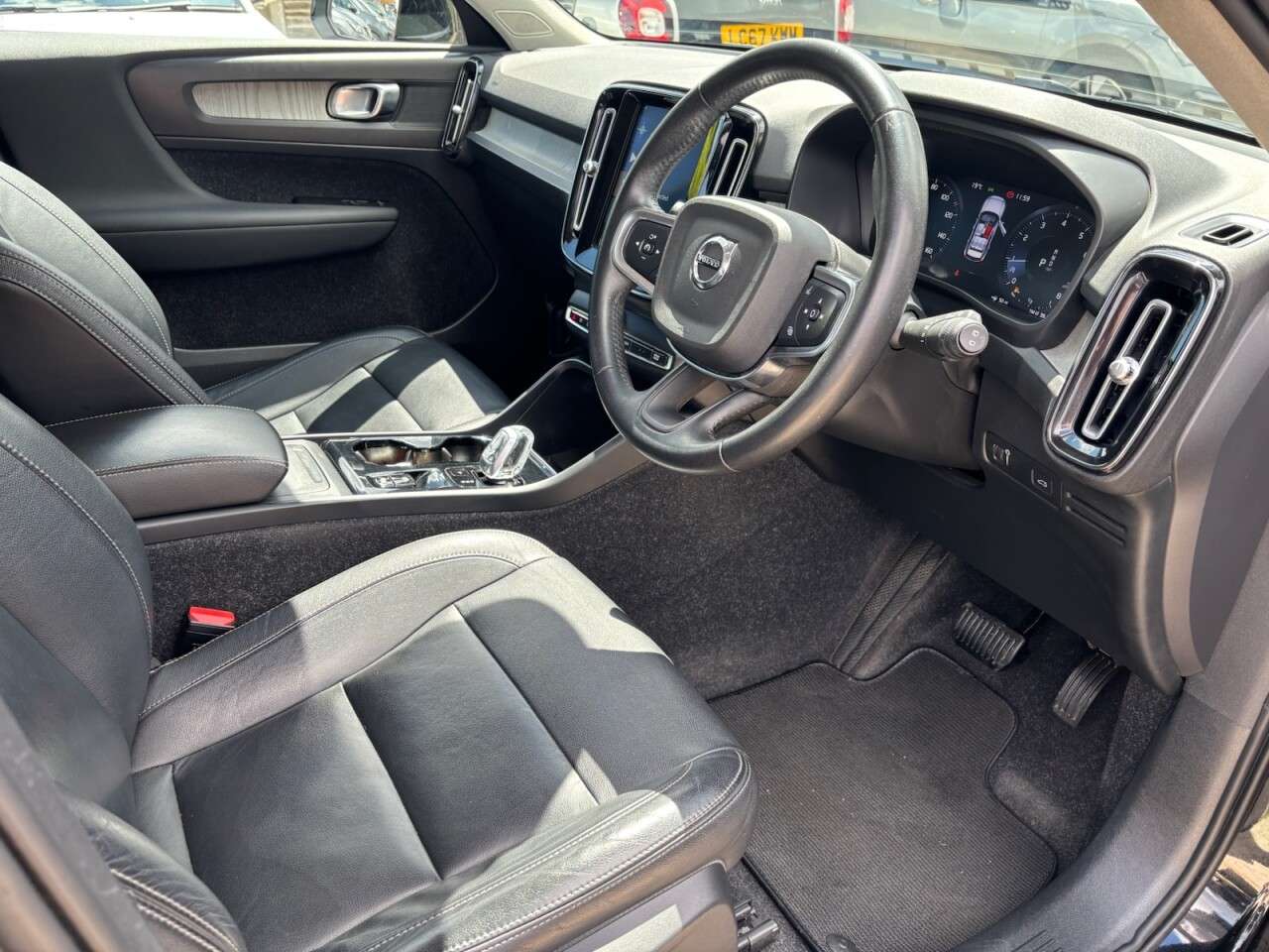 2020 VOLVO XC40 2020 VOLVO XC40