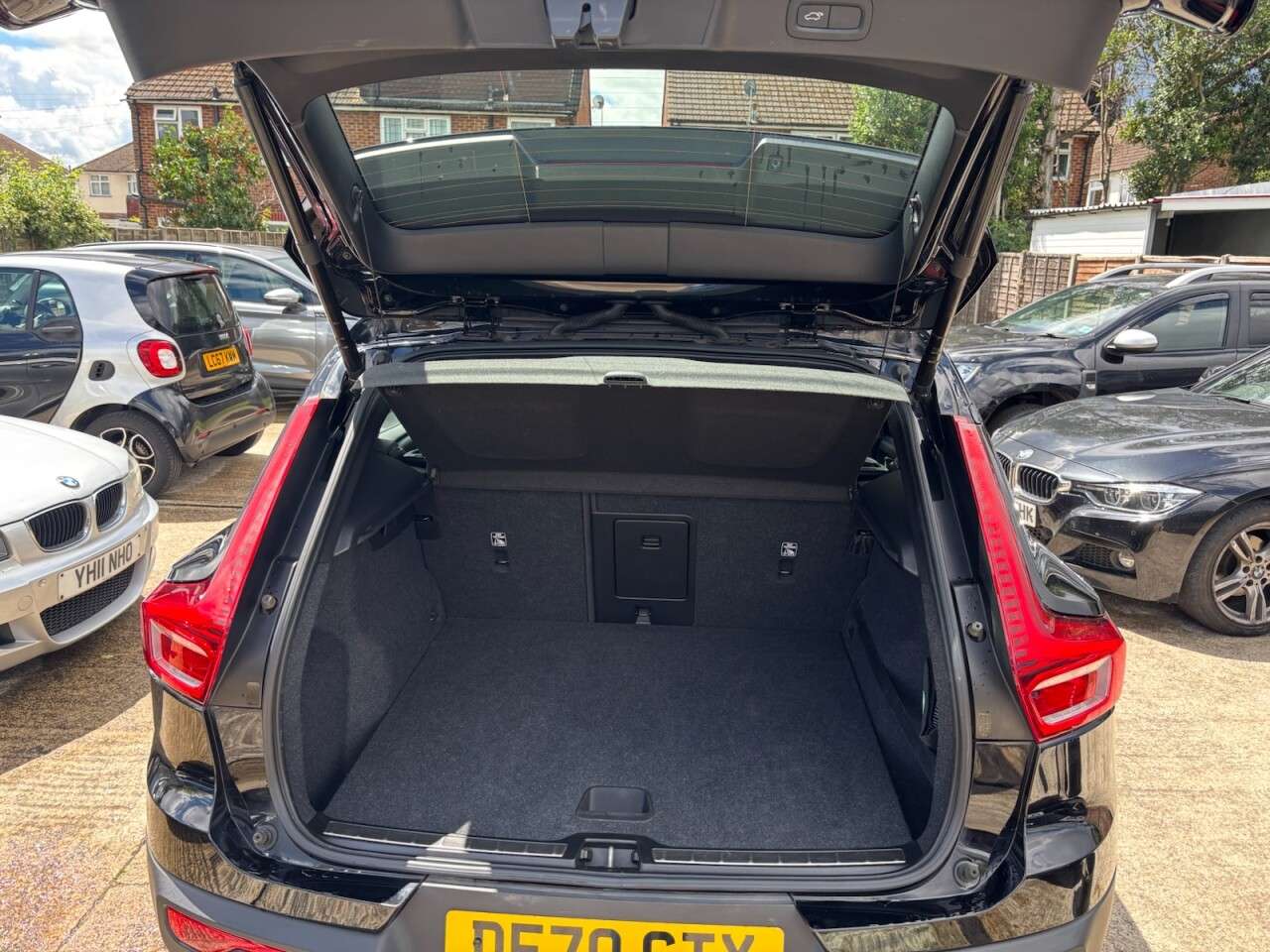 2020 VOLVO XC40 2020 VOLVO XC40