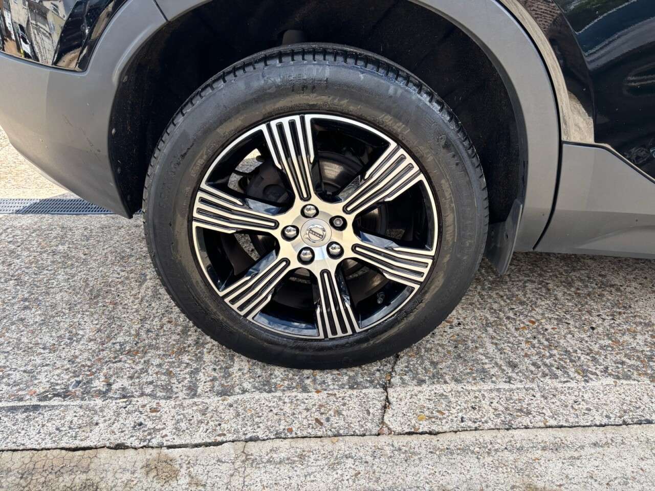 2020 VOLVO XC40 2020 VOLVO XC40