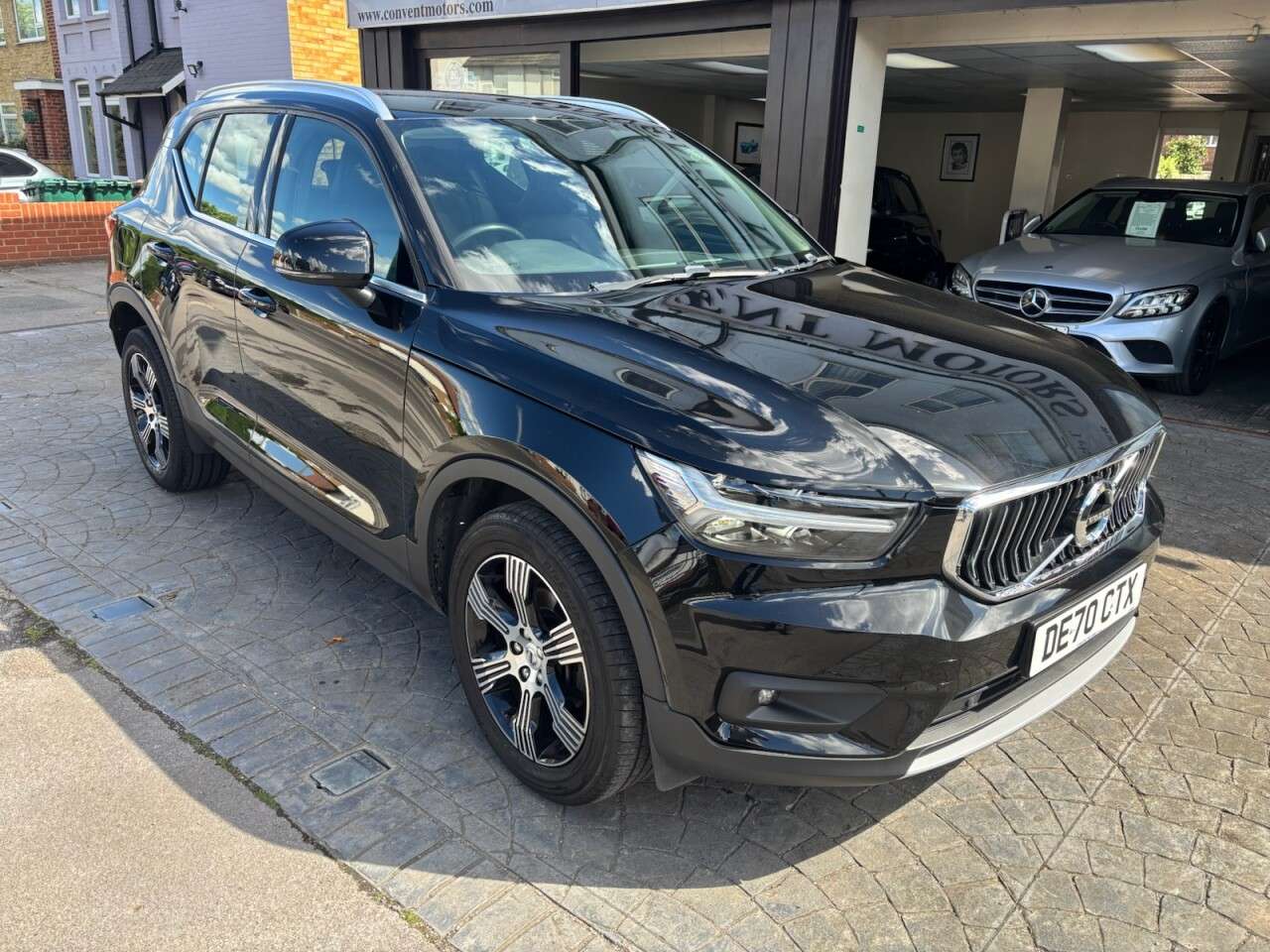 A 2020 VOLVO XC40 1.5 T3 Inscription SUV 5dr Petrol Auto Euro 6 (s/s) (163 ps) SAT NAV, FULL A 2020 VOLVO XC40 1.5 T3 Inscription SUV 5dr Petrol Auto Euro 6 (s/s) (163 ps) SAT NAV, FULL