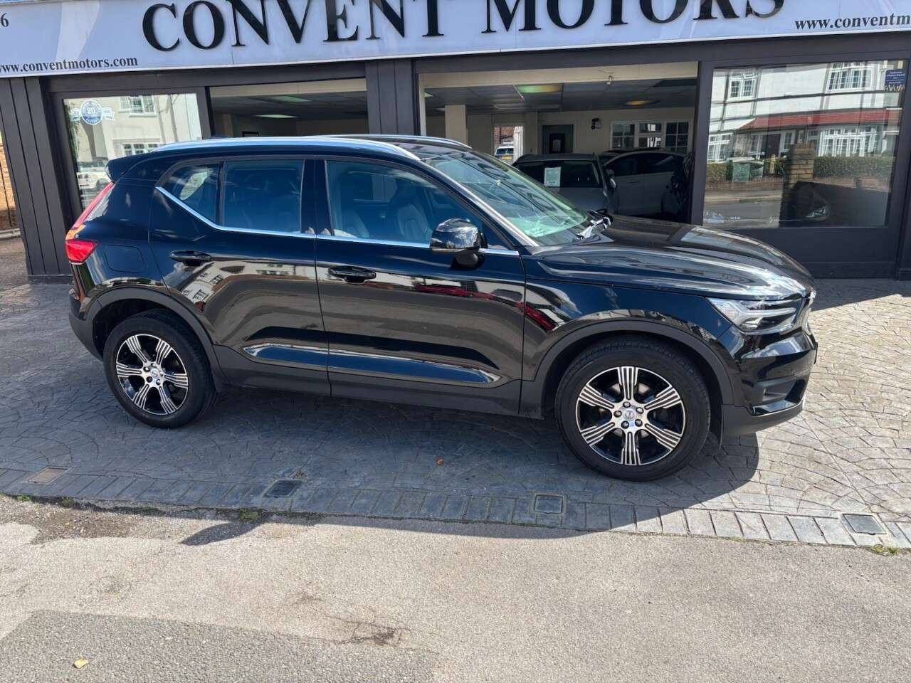 A 2020 VOLVO XC40 1.5 T3 Inscription SUV 5dr Petrol Auto Euro 6 (s/s) (163 ps) SAT NAV, FULL A 2020 VOLVO XC40 1.5 T3 Inscription SUV 5dr Petrol Auto Euro 6 (s/s) (163 ps) SAT NAV, FULL