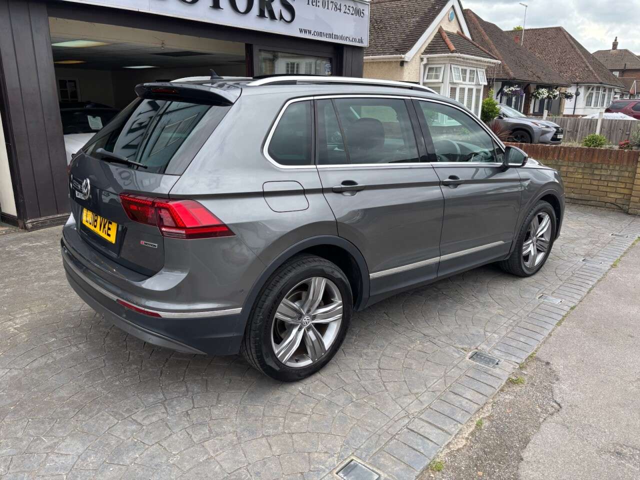 A 2018 VOLKSWAGEN TIGUAN 2.0 TSI SEL SUV 5dr Petrol DSG 4Motion Euro 6 (s/s) (180 ps) NAV, PANORAMIC A 2018 VOLKSWAGEN TIGUAN 2.0 TSI SEL SUV 5dr Petrol DSG 4Motion Euro 6 (s/s) (180 ps) NAV, PANORAMIC