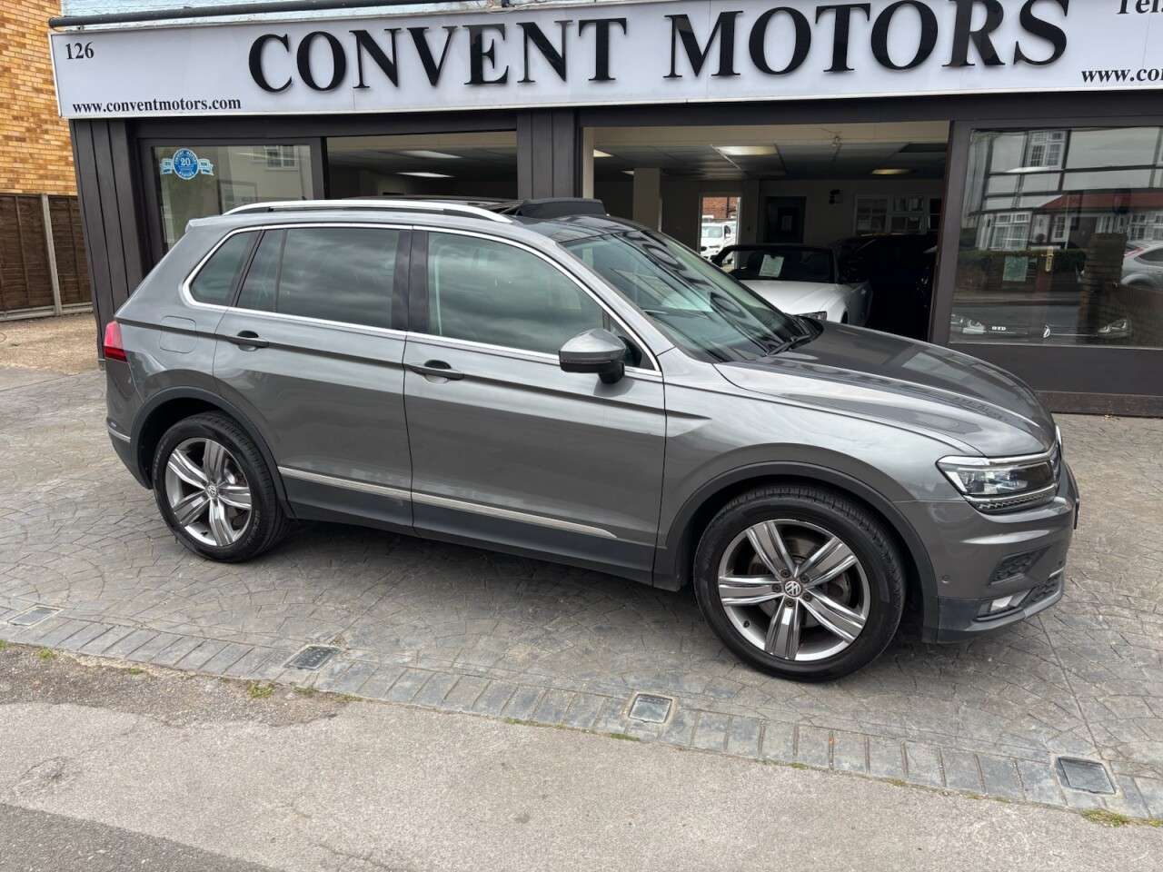 A 2018 VOLKSWAGEN TIGUAN 2.0 TSI SEL SUV 5dr Petrol DSG 4Motion Euro 6 (s/s) (180 ps) NAV, PANORAMIC A 2018 VOLKSWAGEN TIGUAN 2.0 TSI SEL SUV 5dr Petrol DSG 4Motion Euro 6 (s/s) (180 ps) NAV, PANORAMIC