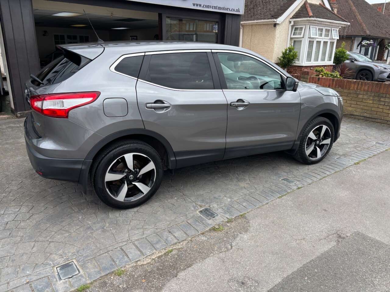 A 2016 NISSAN QASHQAI 1.5 dCi N-Connecta SUV 5dr Diesel Manual 2WD Euro 6 (s/s) (110 ps) SAT NAV, A 2016 NISSAN QASHQAI 1.5 dCi N-Connecta SUV 5dr Diesel Manual 2WD Euro 6 (s/s) (110 ps) SAT NAV,