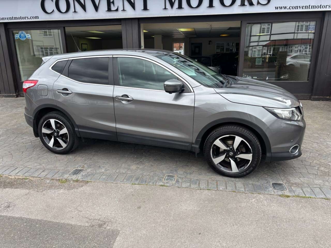 A 2016 NISSAN QASHQAI 1.5 dCi N-Connecta SUV 5dr Diesel Manual 2WD Euro 6 (s/s) (110 ps) SAT NAV, A 2016 NISSAN QASHQAI 1.5 dCi N-Connecta SUV 5dr Diesel Manual 2WD Euro 6 (s/s) (110 ps) SAT NAV,