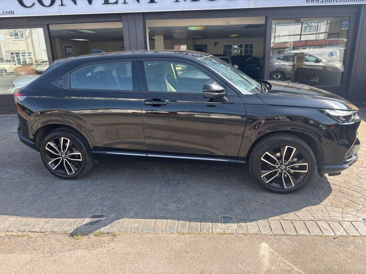 A 2023 HONDA HR-V 1.5 h i-MMD Advance SUV 5dr Petrol Hybrid CVT Euro 6 (s/s) (131 ps) SAT NAV A 2023 HONDA HR-V 1.5 h i-MMD Advance SUV 5dr Petrol Hybrid CVT Euro 6 (s/s) (131 ps) SAT NAV