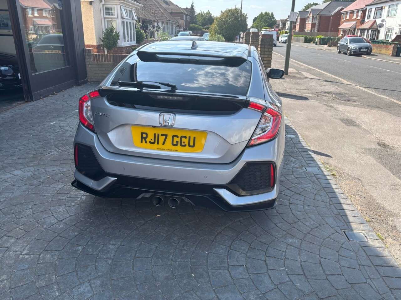 A 2017 HONDA CIVIC 1.5 VTEC Turbo Sport Hatchback 5dr Petrol CVT Euro 6 (s/s) (182 ps) SAT NAV A 2017 HONDA CIVIC 1.5 VTEC Turbo Sport Hatchback 5dr Petrol CVT Euro 6 (s/s) (182 ps) SAT NAV