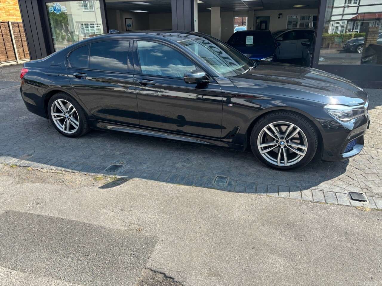 A 2016 BMW 7 SERIES 3.0 730d M Sport Saloon 4dr Diesel Auto Euro 6 (s/s) (265 ps) EXCLUSIVE NAP A 2016 BMW 7 SERIES 3.0 730d M Sport Saloon 4dr Diesel Auto Euro 6 (s/s) (265 ps) EXCLUSIVE NAP