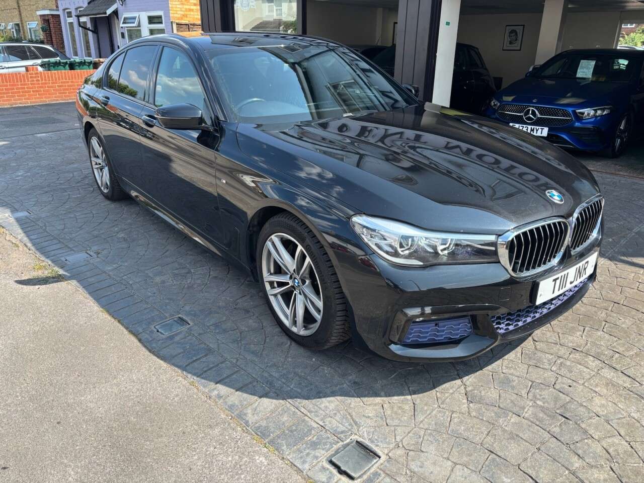 A 2016 BMW 7 SERIES 3.0 730d M Sport Saloon 4dr Diesel Auto Euro 6 (s/s) (265 ps) EXCLUSIVE NAP A 2016 BMW 7 SERIES 3.0 730d M Sport Saloon 4dr Diesel Auto Euro 6 (s/s) (265 ps) EXCLUSIVE NAP