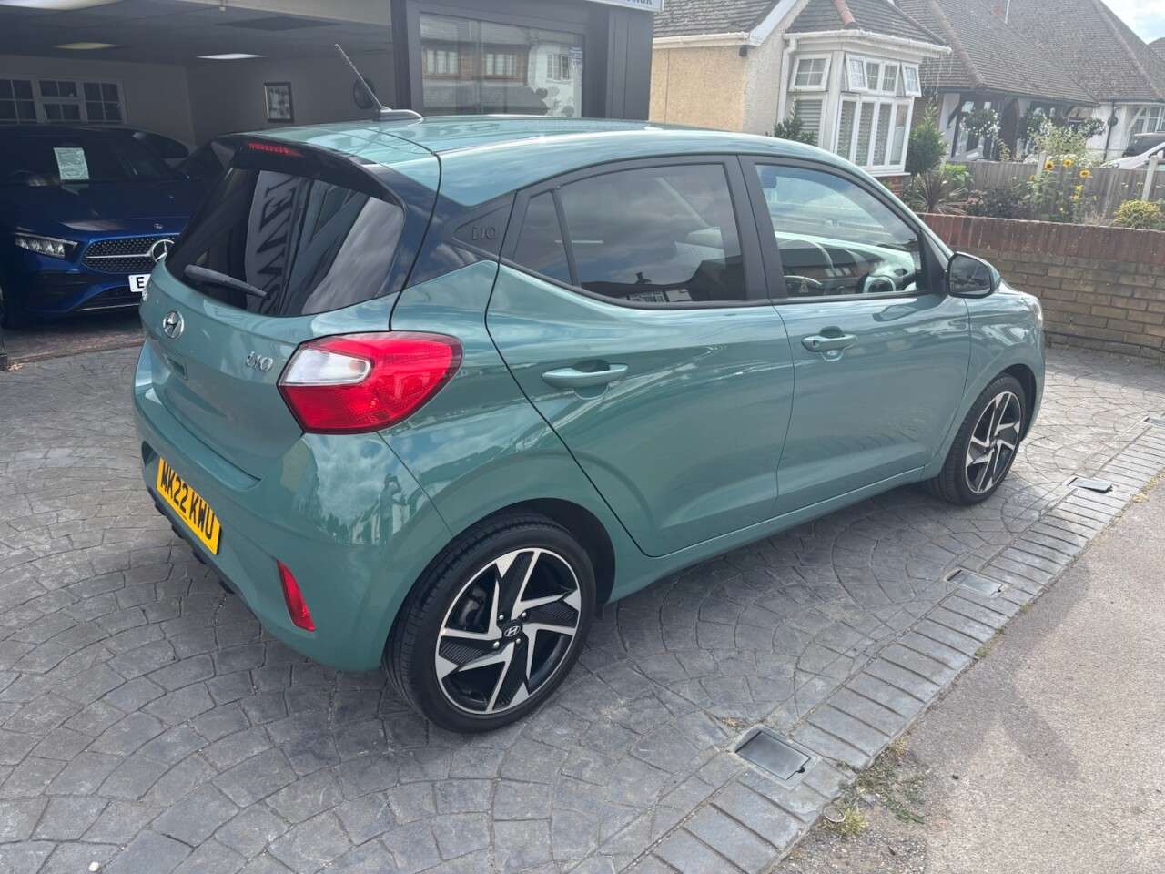 A 2022 HYUNDAI I10 1.2 Premium Hatchback 5dr Petrol Auto Euro 6 (s/s) (84 ps) A 2022 HYUNDAI I10 1.2 Premium Hatchback 5dr Petrol Auto Euro 6 (s/s) (84 ps)
