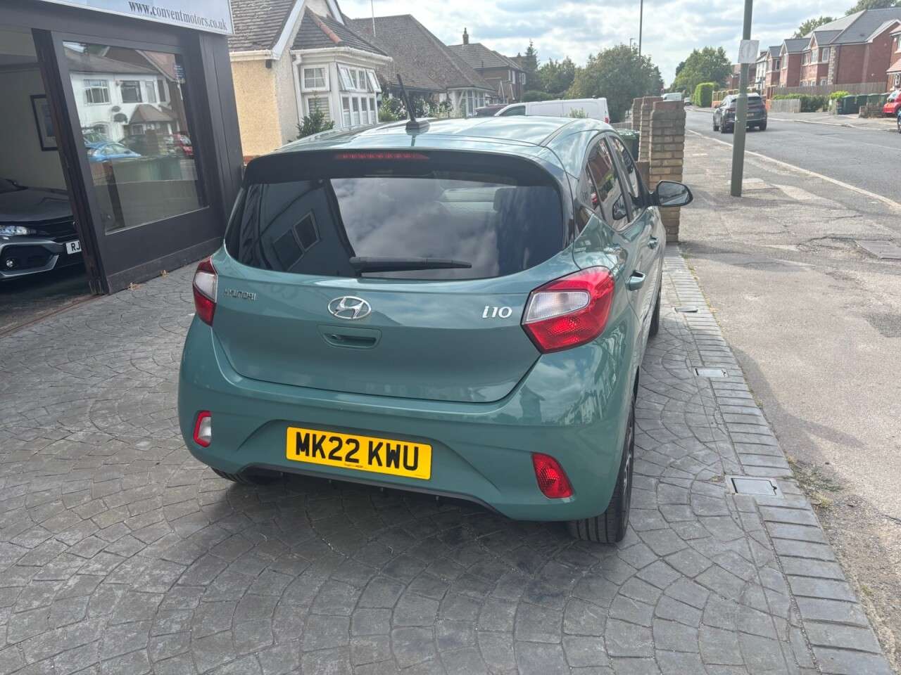 A 2022 HYUNDAI I10 1.2 Premium Hatchback 5dr Petrol Auto Euro 6 (s/s) (84 ps) A 2022 HYUNDAI I10 1.2 Premium Hatchback 5dr Petrol Auto Euro 6 (s/s) (84 ps)