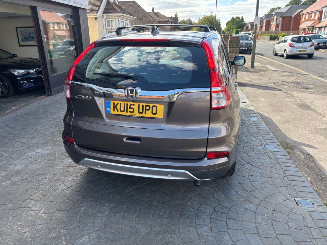 A 2015 HONDA CR-V 2.0 i-VTEC SE SUV 5dr Petrol Manual Euro 6 (s/s) (155 ps) SIDE STEPS, ROOF A 2015 HONDA CR-V 2.0 i-VTEC SE SUV 5dr Petrol Manual Euro 6 (s/s) (155 ps) SIDE STEPS, ROOF