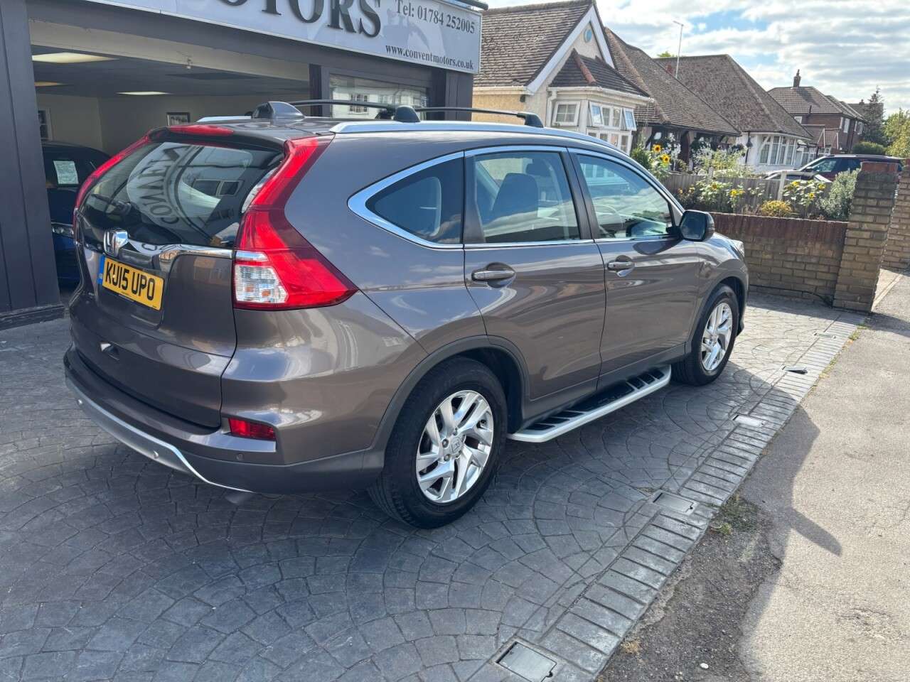 A 2015 HONDA CR-V 2.0 i-VTEC SE SUV 5dr Petrol Manual Euro 6 (s/s) (155 ps) SIDE STEPS, ROOF A 2015 HONDA CR-V 2.0 i-VTEC SE SUV 5dr Petrol Manual Euro 6 (s/s) (155 ps) SIDE STEPS, ROOF