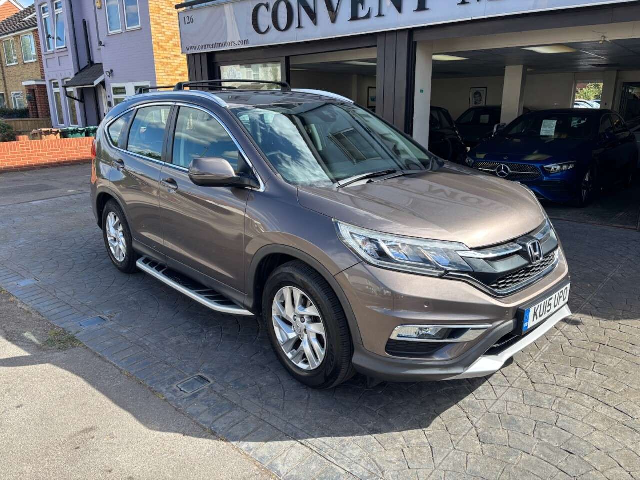 A 2015 HONDA CR-V 2.0 i-VTEC SE SUV 5dr Petrol Manual Euro 6 (s/s) (155 ps) SIDE STEPS, ROOF A 2015 HONDA CR-V 2.0 i-VTEC SE SUV 5dr Petrol Manual Euro 6 (s/s) (155 ps) SIDE STEPS, ROOF