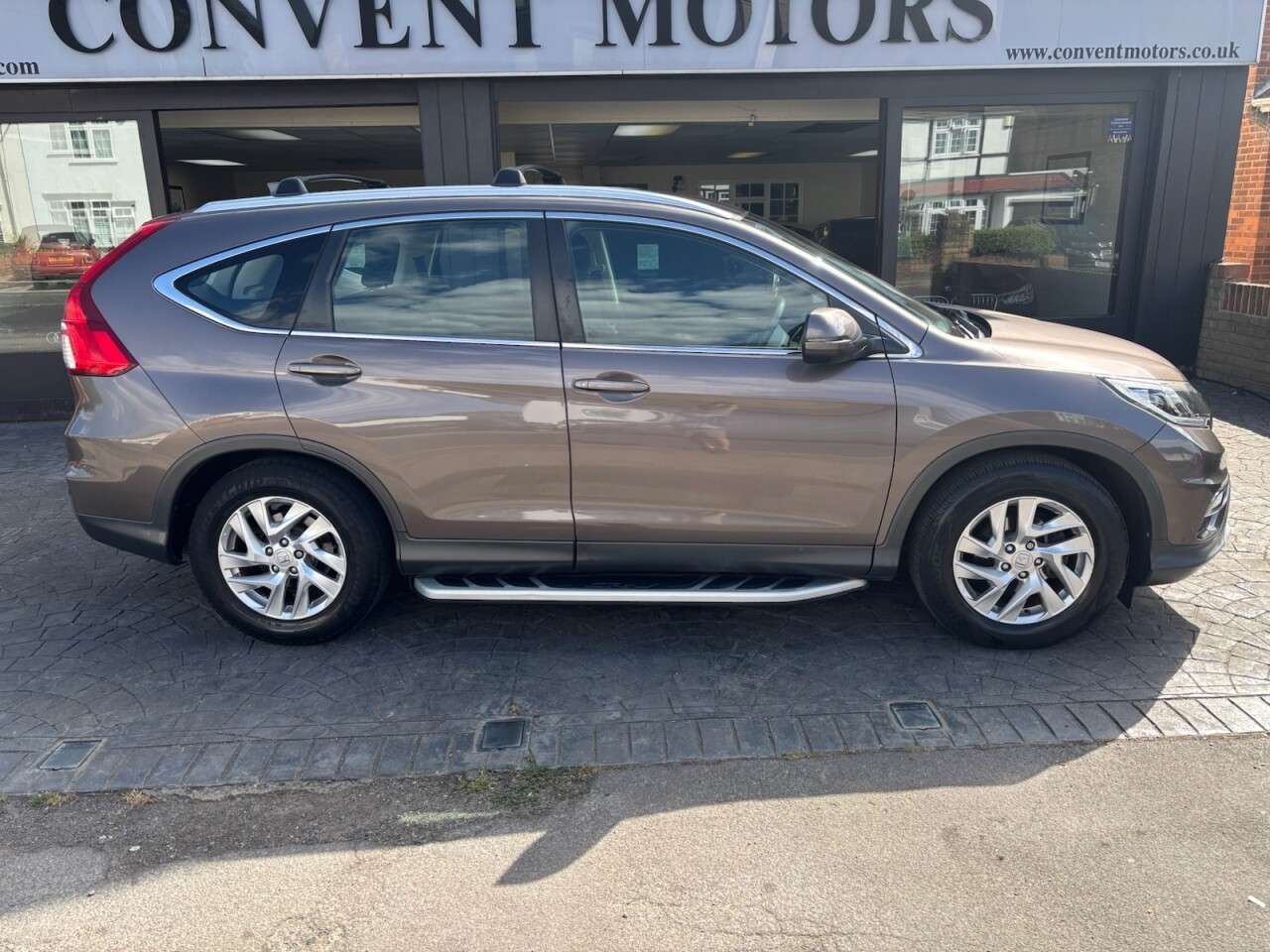 A 2015 HONDA CR-V 2.0 i-VTEC SE SUV 5dr Petrol Manual Euro 6 (s/s) (155 ps) SIDE STEPS, ROOF A 2015 HONDA CR-V 2.0 i-VTEC SE SUV 5dr Petrol Manual Euro 6 (s/s) (155 ps) SIDE STEPS, ROOF
