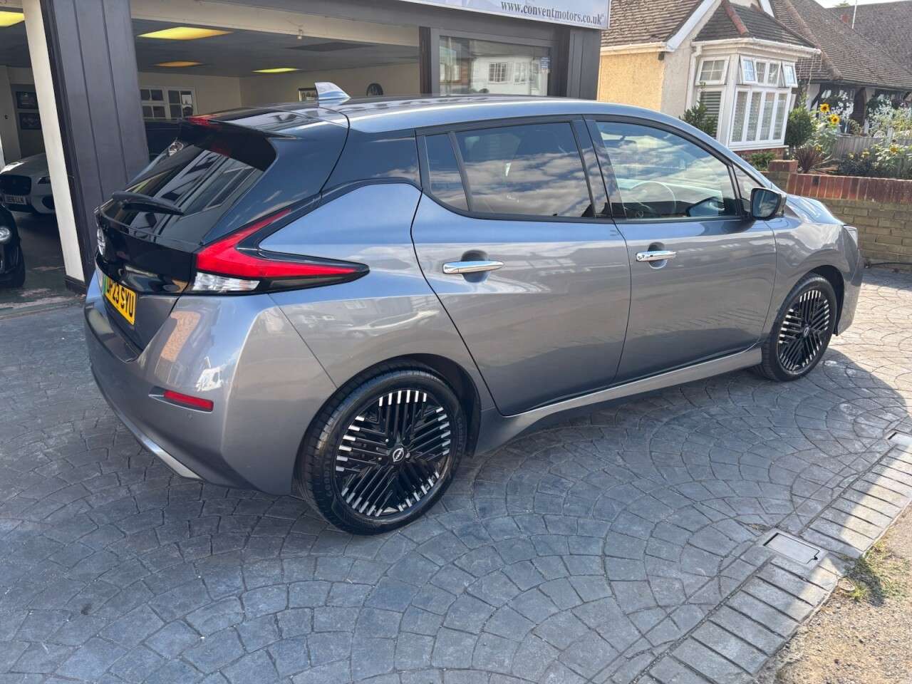 A 2023 NISSAN LEAF 39kWh Tekna Hatchback 5dr Electric Auto (150 ps) 1/2 LEATHER HEATED, SAT NA A 2023 NISSAN LEAF 39kWh Tekna Hatchback 5dr Electric Auto (150 ps) 1/2 LEATHER HEATED, SAT NA