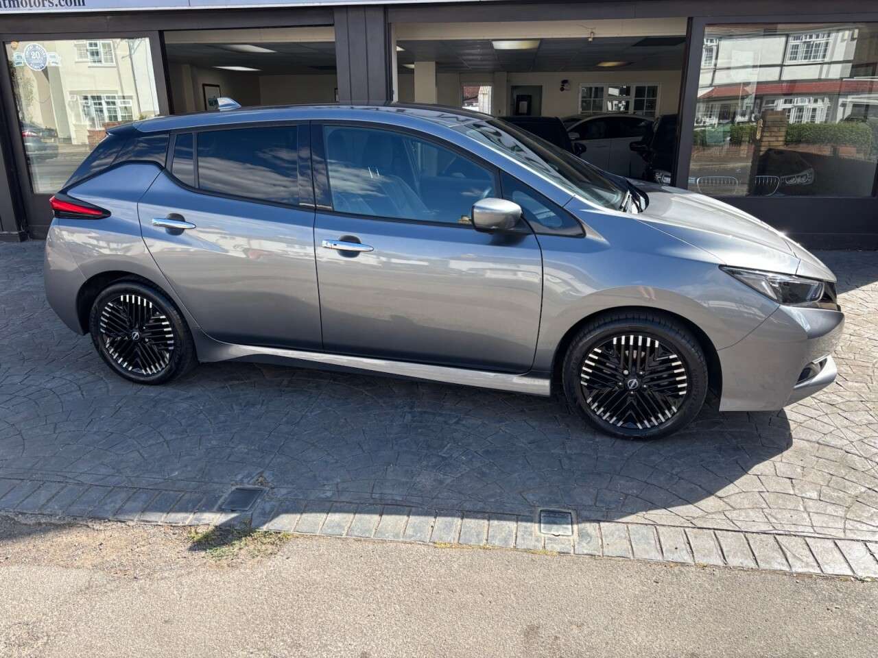 A 2023 NISSAN LEAF 39kWh Tekna Hatchback 5dr Electric Auto (150 ps) 1/2 LEATHER HEATED, SAT NA A 2023 NISSAN LEAF 39kWh Tekna Hatchback 5dr Electric Auto (150 ps) 1/2 LEATHER HEATED, SAT NA