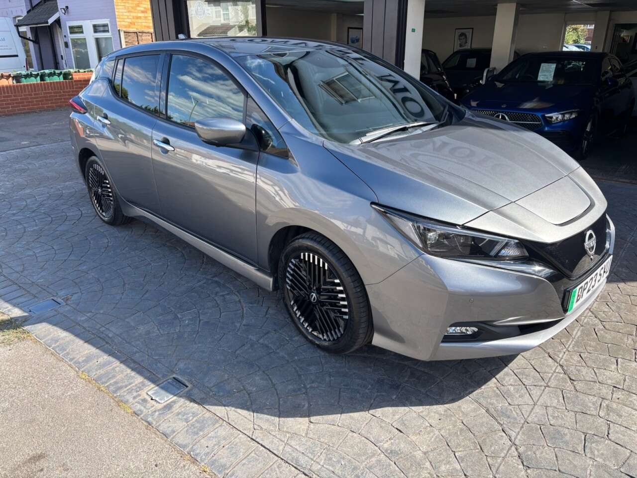 A 2023 NISSAN LEAF 39kWh Tekna Hatchback 5dr Electric Auto (150 ps) 1/2 LEATHER HEATED, SAT NA A 2023 NISSAN LEAF 39kWh Tekna Hatchback 5dr Electric Auto (150 ps) 1/2 LEATHER HEATED, SAT NA