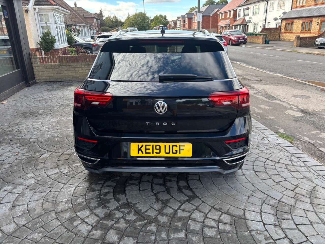 A 2019 VOLKSWAGEN T-ROC 1.5 TSI GPF EVO R-Line SUV 5dr Petrol DSG Euro 6 (s/s) (150 ps) REVERSING C A 2019 VOLKSWAGEN T-ROC 1.5 TSI GPF EVO R-Line SUV 5dr Petrol DSG Euro 6 (s/s) (150 ps) REVERSING C
