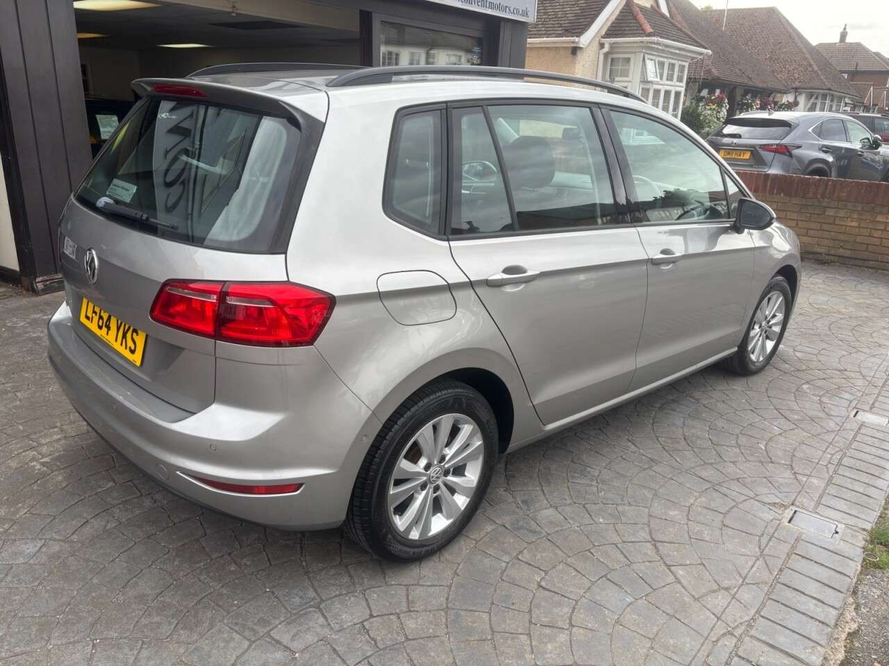 A 2014 VOLKSWAGEN GOLF SV 1.4 TSI BlueMotion Tech SE MPV 5dr Petrol DSG Euro 6 (s/s) (125 ps) ONLY 13 A 2014 VOLKSWAGEN GOLF SV 1.4 TSI BlueMotion Tech SE MPV 5dr Petrol DSG Euro 6 (s/s) (125 ps) ONLY 13