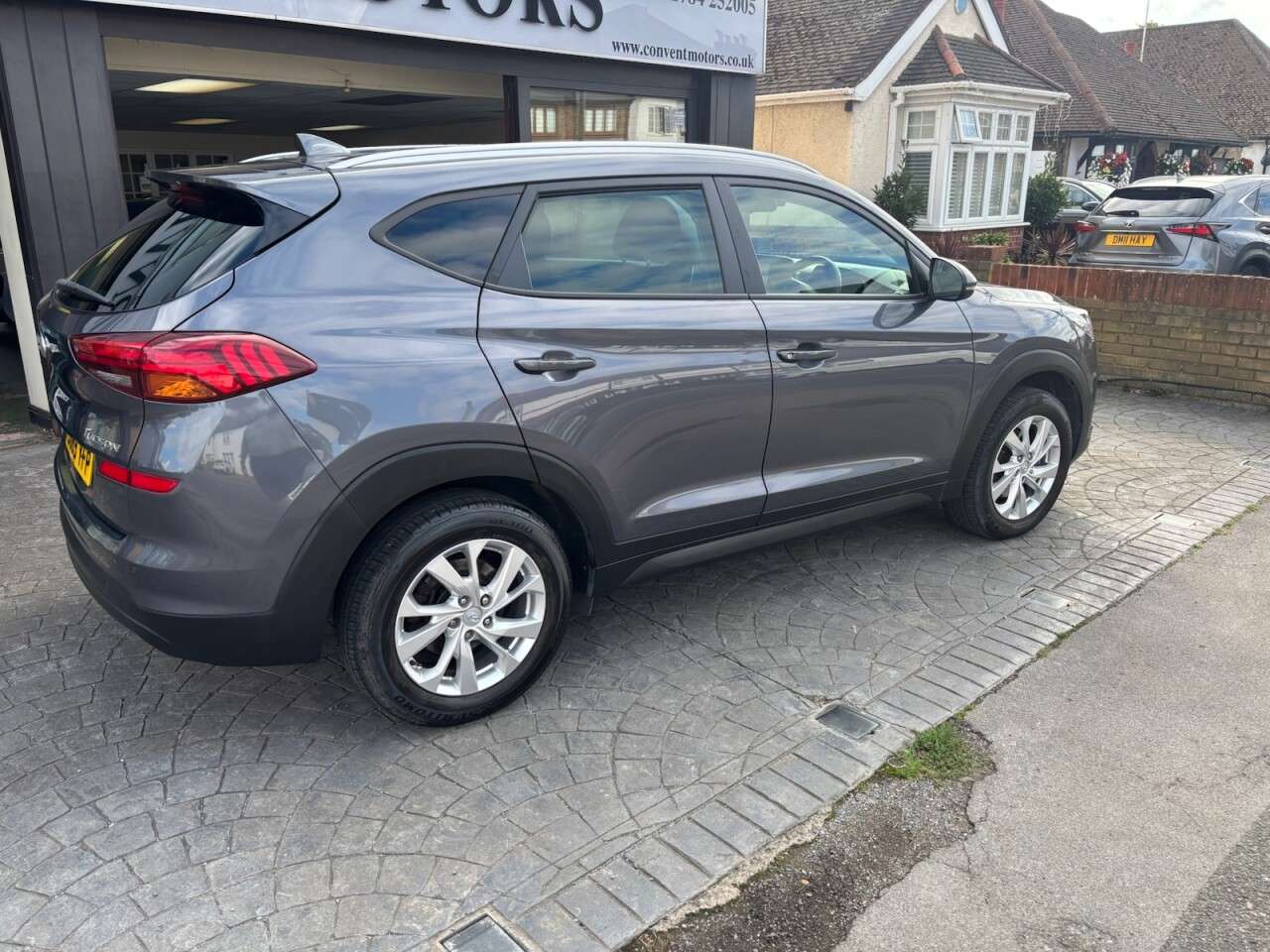 A 2019 HYUNDAI TUCSON 1.6 GDi SE Nav SUV 5dr Petrol Manual Euro 6 (s/s) (132 ps) APPLE CARPLAY, H A 2019 HYUNDAI TUCSON 1.6 GDi SE Nav SUV 5dr Petrol Manual Euro 6 (s/s) (132 ps) APPLE CARPLAY, H