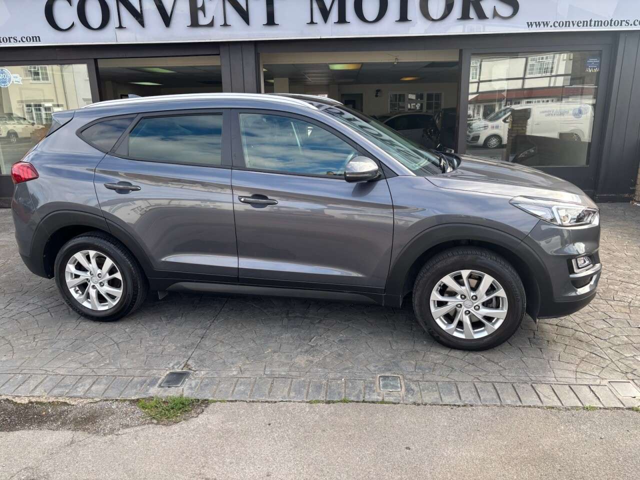 A 2019 HYUNDAI TUCSON 1.6 GDi SE Nav SUV 5dr Petrol Manual Euro 6 (s/s) (132 ps) APPLE CARPLAY, H A 2019 HYUNDAI TUCSON 1.6 GDi SE Nav SUV 5dr Petrol Manual Euro 6 (s/s) (132 ps) APPLE CARPLAY, H