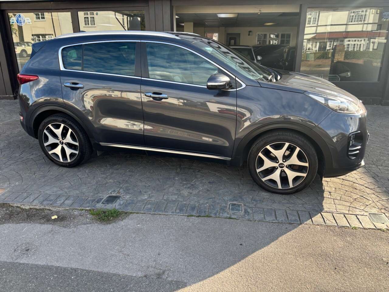 A 2018 KIA SPORTAGE 1.7 CRDi GT-Line SUV 5dr Diesel DCT Euro 6 (s/s) (139 bhp) GREY/BLACK LEATH A 2018 KIA SPORTAGE 1.7 CRDi GT-Line SUV 5dr Diesel DCT Euro 6 (s/s) (139 bhp) GREY/BLACK LEATH