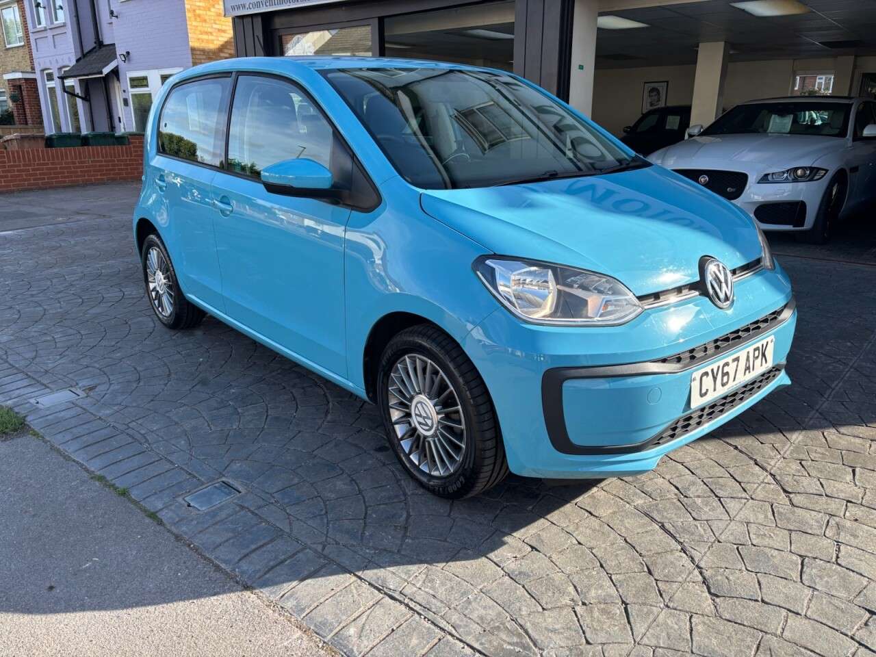 A 2017 VOLKSWAGEN UP! 1.0 Move up! Hatchback 5dr Petrol Manual Euro 6 (s/s) (60 ps) AIR CON, BLUE A 2017 VOLKSWAGEN UP! 1.0 Move up! Hatchback 5dr Petrol Manual Euro 6 (s/s) (60 ps) AIR CON, BLUE