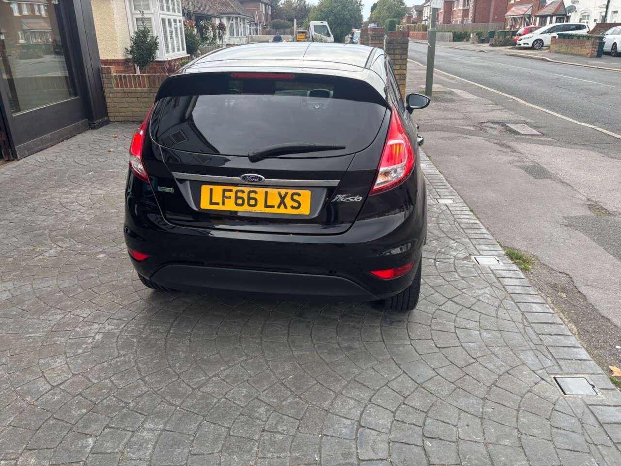 A 2016 FORD FIESTA 1.0T EcoBoost Titanium Hatchback 5dr Petrol Manual Euro 6 (s/s) (100 ps) 2 A 2016 FORD FIESTA 1.0T EcoBoost Titanium Hatchback 5dr Petrol Manual Euro 6 (s/s) (100 ps) 2