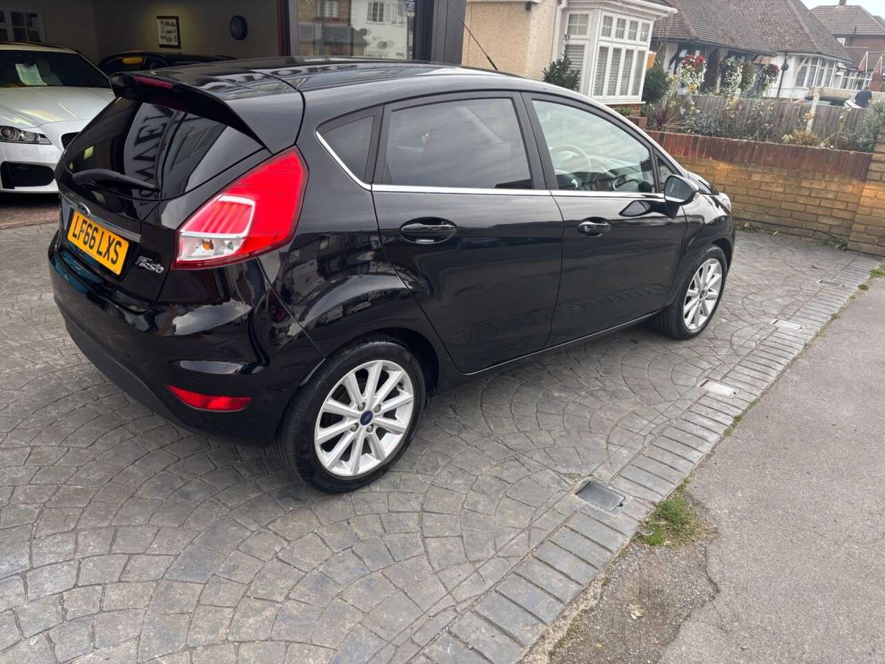 A 2016 FORD FIESTA 1.0T EcoBoost Titanium Hatchback 5dr Petrol Manual Euro 6 (s/s) (100 ps) 2 A 2016 FORD FIESTA 1.0T EcoBoost Titanium Hatchback 5dr Petrol Manual Euro 6 (s/s) (100 ps) 2