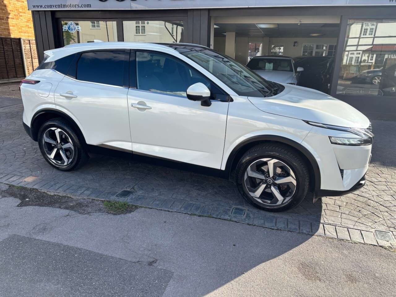 A 2021 NISSAN QASHQAI 1.3 DIG-T MHEV Premiere Edition SUV 5dr Petrol Hybrid XTRON Euro 6 (s/s) (1 A 2021 NISSAN QASHQAI 1.3 DIG-T MHEV Premiere Edition SUV 5dr Petrol Hybrid XTRON Euro 6 (s/s) (1