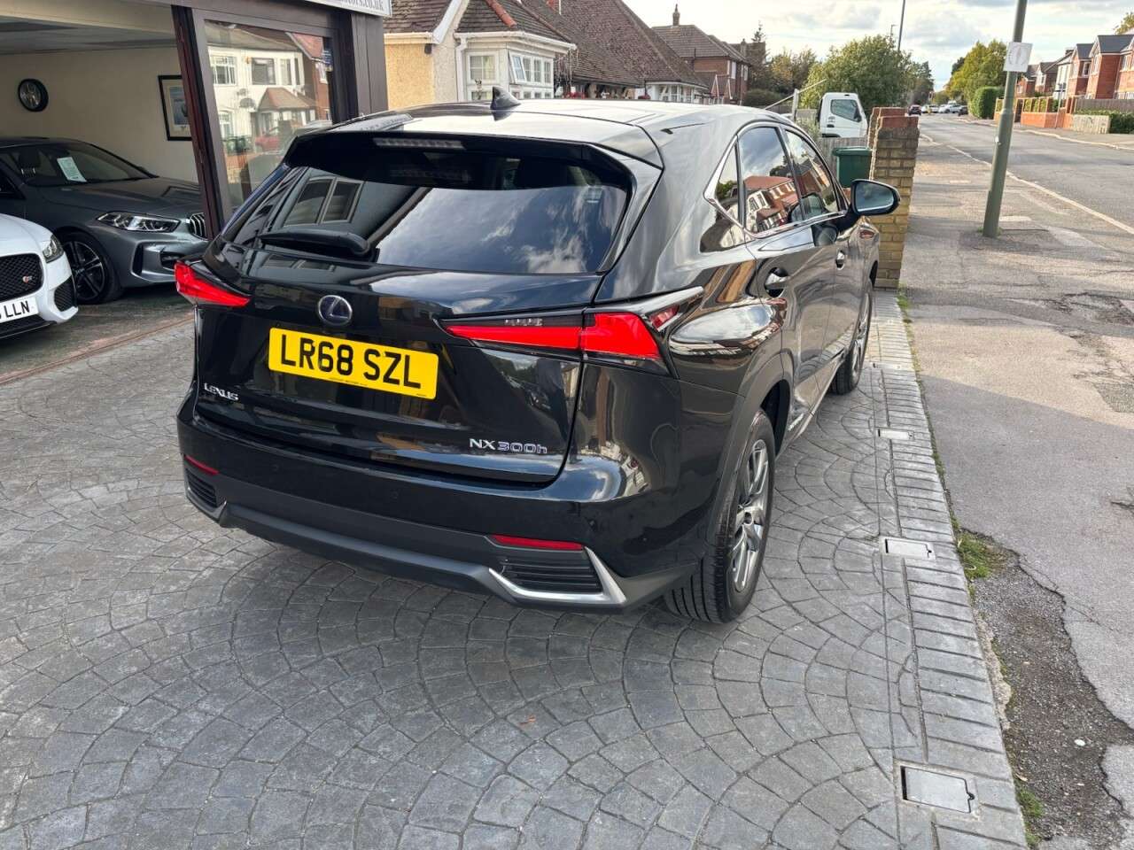 A 2018 LEXUS NX 2.5 300h Luxury SUV 5dr Petrol Hybrid E-CVT 4WD Euro 6 (s/s) (197 ps) FULL A 2018 LEXUS NX 2.5 300h Luxury SUV 5dr Petrol Hybrid E-CVT 4WD Euro 6 (s/s) (197 ps) FULL