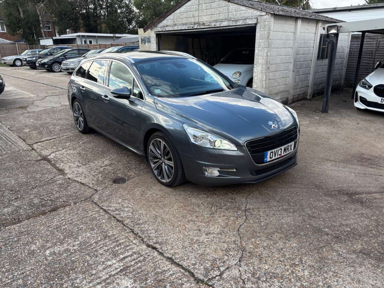 A 2013 PEUGEOT 508 SW 2.2 HDi GT Estate 5dr Diesel Auto Euro 5 (200 ps) FULL LEATHER HEATED, PANO A 2013 PEUGEOT 508 SW 2.2 HDi GT Estate 5dr Diesel Auto Euro 5 (200 ps) FULL LEATHER HEATED, PANO