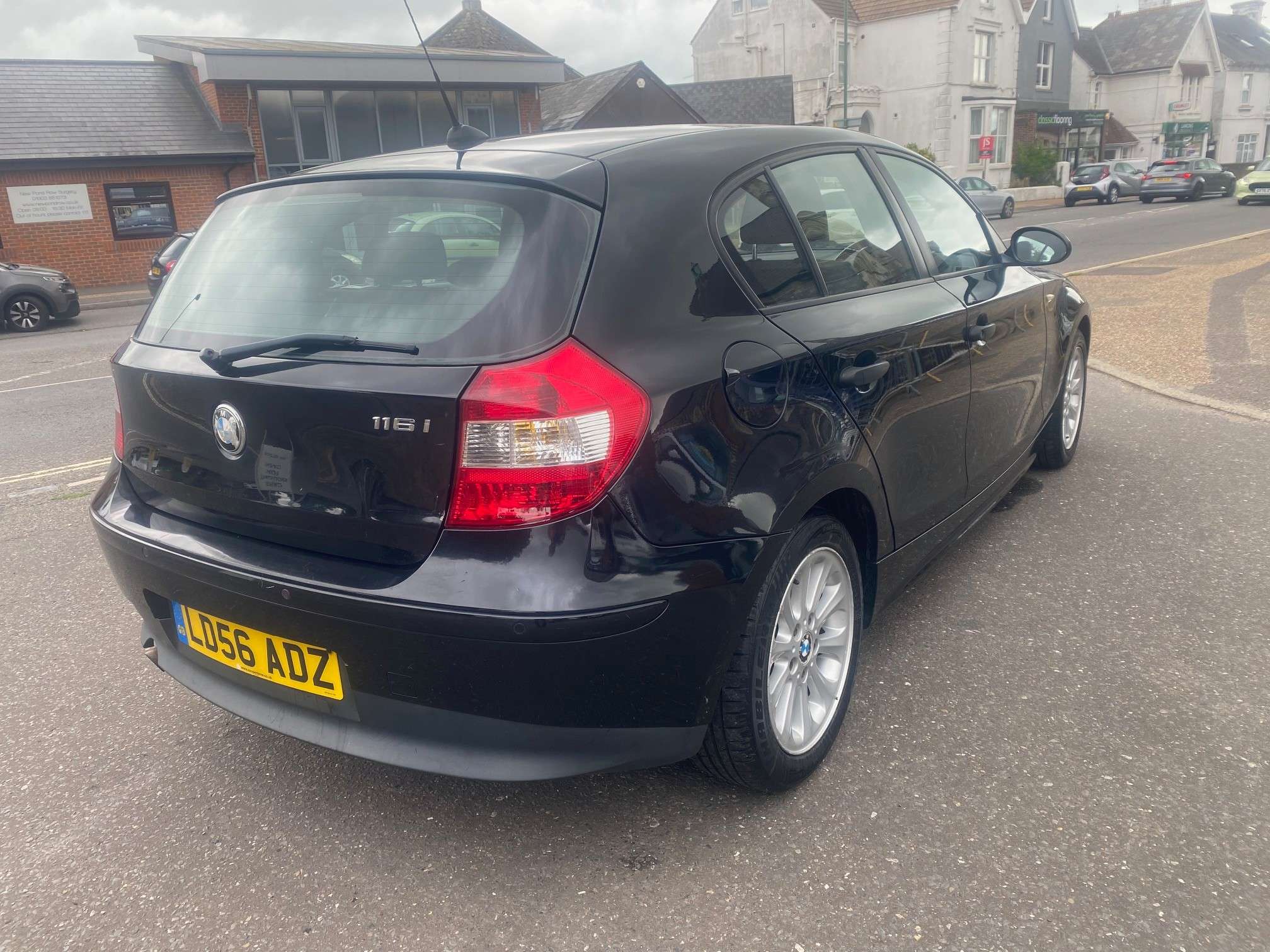 A 2006 BMW 1 SERIES 1.6 116i ES Hatchback 5dr Petrol Manual Euro 4 (115 ps) A 2006 BMW 1 SERIES 1.6 116i ES Hatchback 5dr Petrol Manual Euro 4 (115 ps)