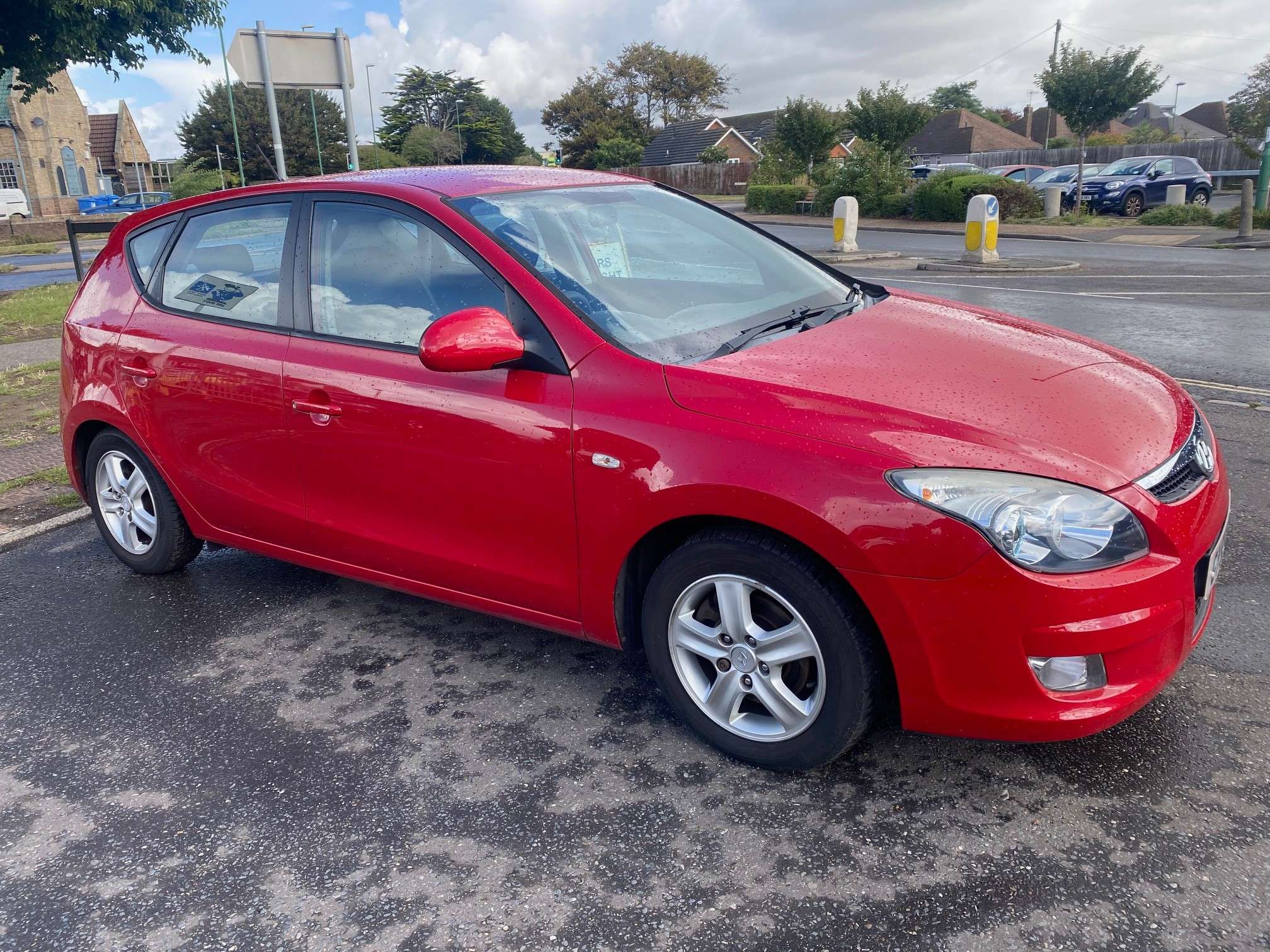 A 2009 HYUNDAI I30 1.4 Comfort Hatchback 5dr Petrol Manual Euro 4 (108 bhp) A 2009 HYUNDAI I30 1.4 Comfort Hatchback 5dr Petrol Manual Euro 4 (108 bhp)