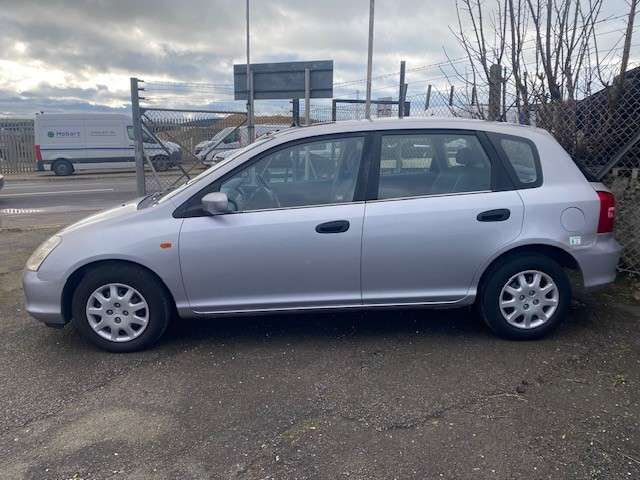 A 2001 HONDA CIVIC 1.4i SE 5dr A 2001 HONDA CIVIC 1.4i SE 5dr