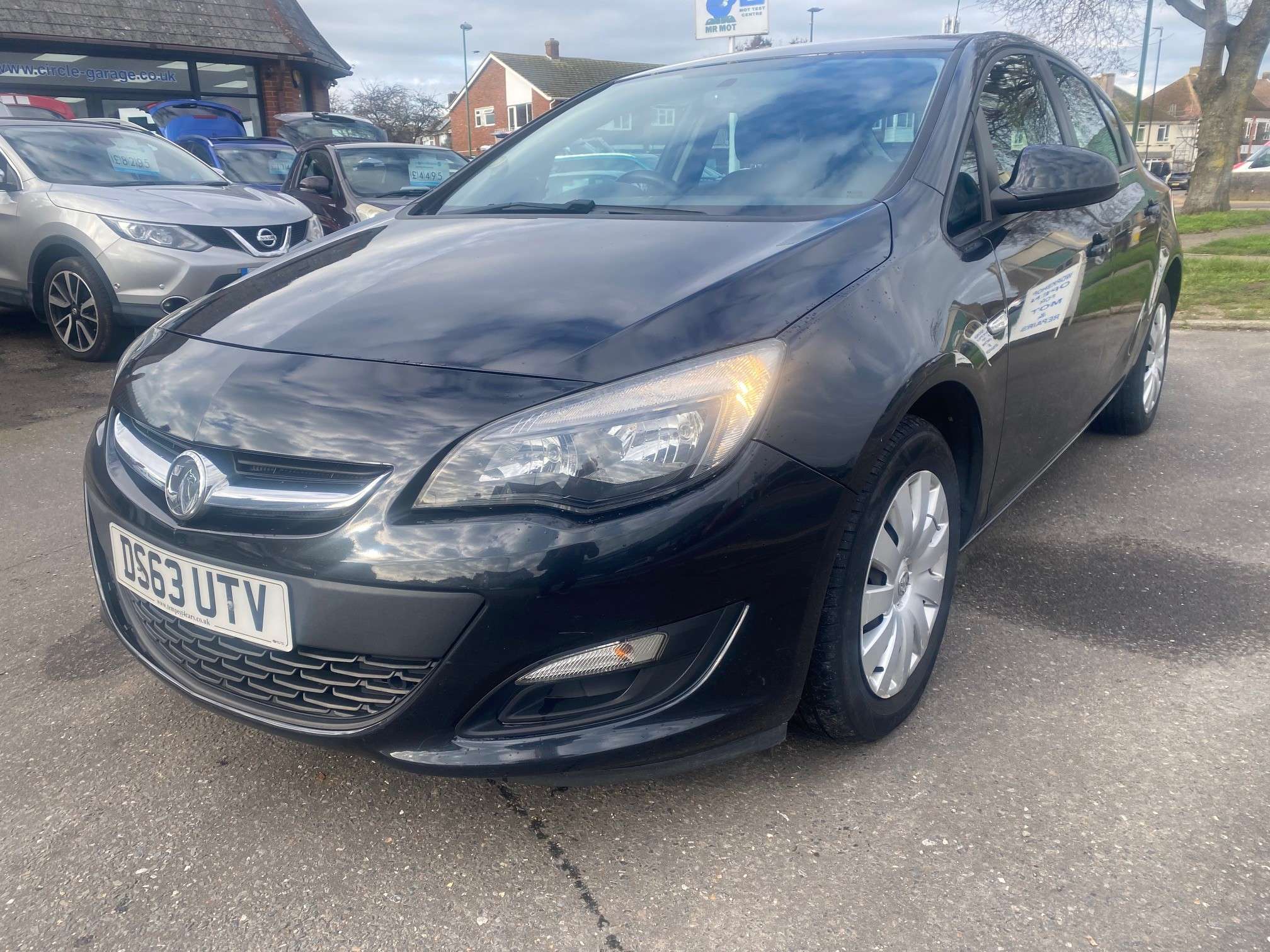 A 2013 VAUXHALL ASTRA 1.6 16v Exclusiv Hatchback 5dr Petrol Manual Euro 5 (115 ps) A 2013 VAUXHALL ASTRA 1.6 16v Exclusiv Hatchback 5dr Petrol Manual Euro 5 (115 ps)