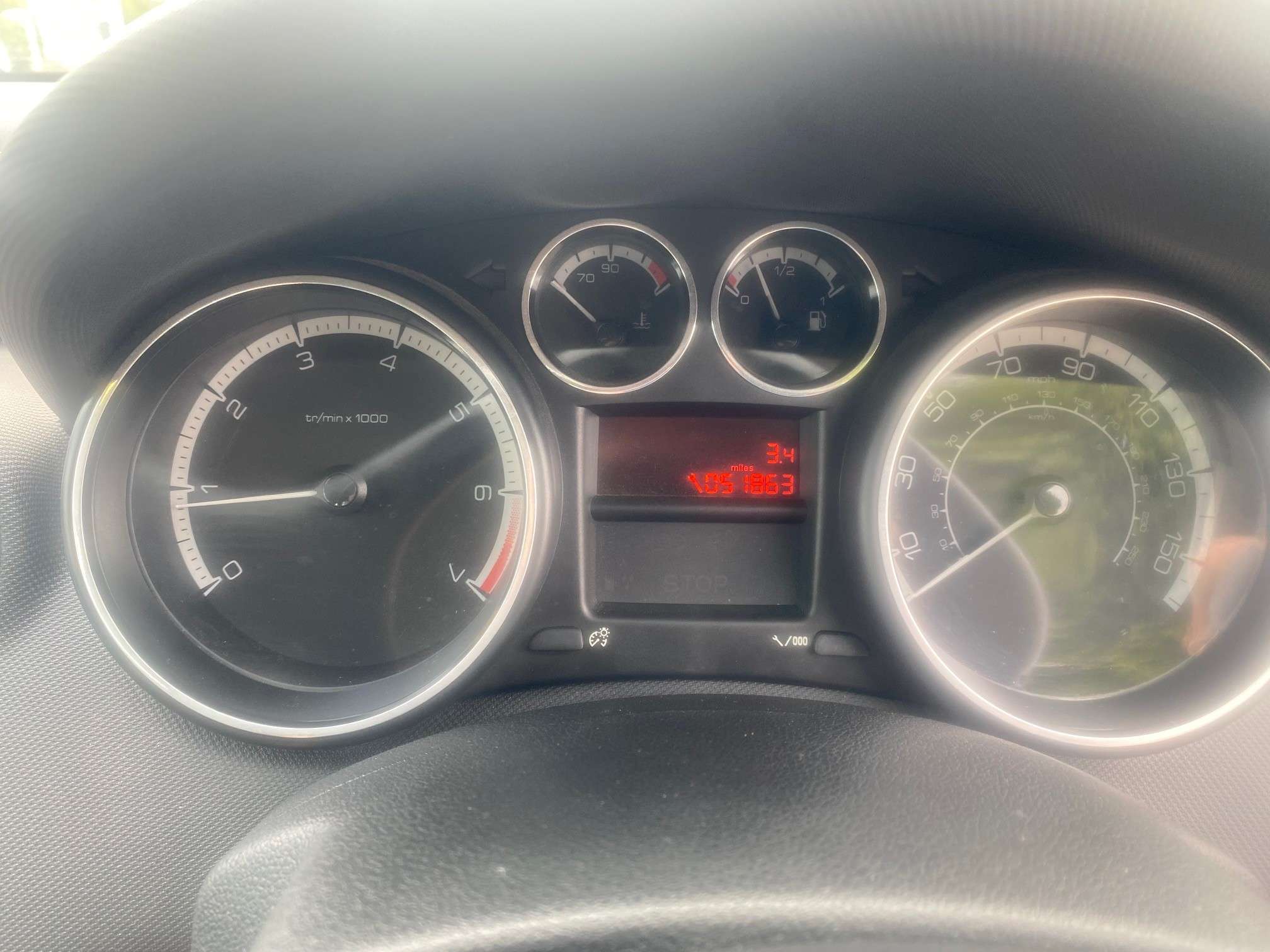 A 2009 PEUGEOT 308 1.6 VTi S Hatchback 5dr Petrol Manual (159 g/km, 120 bhp) A 2009 PEUGEOT 308 1.6 VTi S Hatchback 5dr Petrol Manual (159 g/km, 120 bhp)