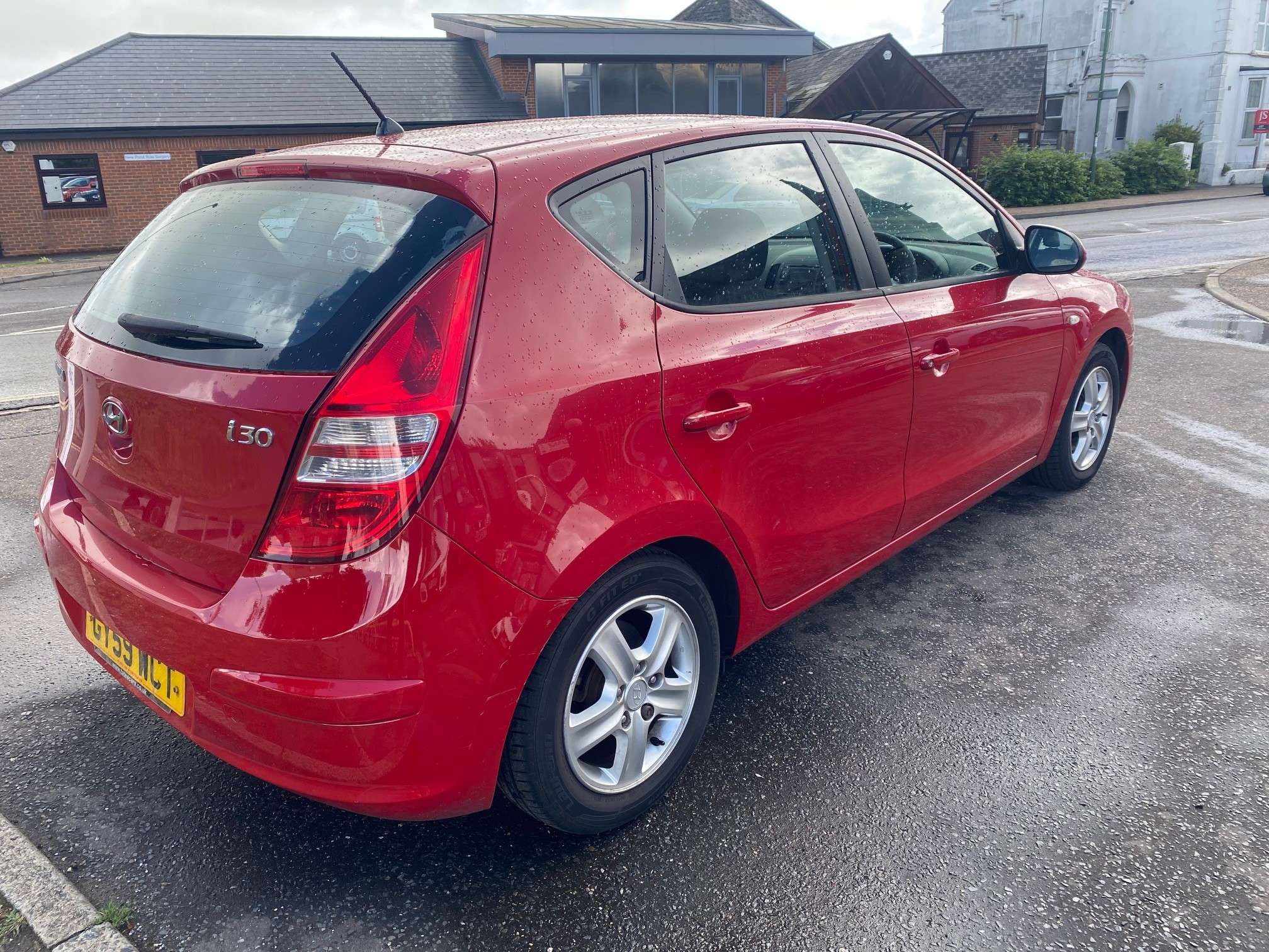 A 2009 HYUNDAI I30 1.4 Comfort Hatchback 5dr Petrol Manual Euro 4 (108 bhp) A 2009 HYUNDAI I30 1.4 Comfort Hatchback 5dr Petrol Manual Euro 4 (108 bhp)