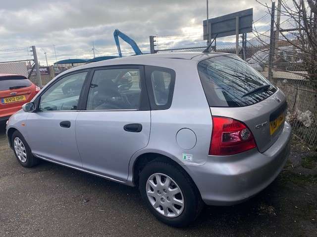 A 2001 HONDA CIVIC 1.4i SE 5dr A 2001 HONDA CIVIC 1.4i SE 5dr