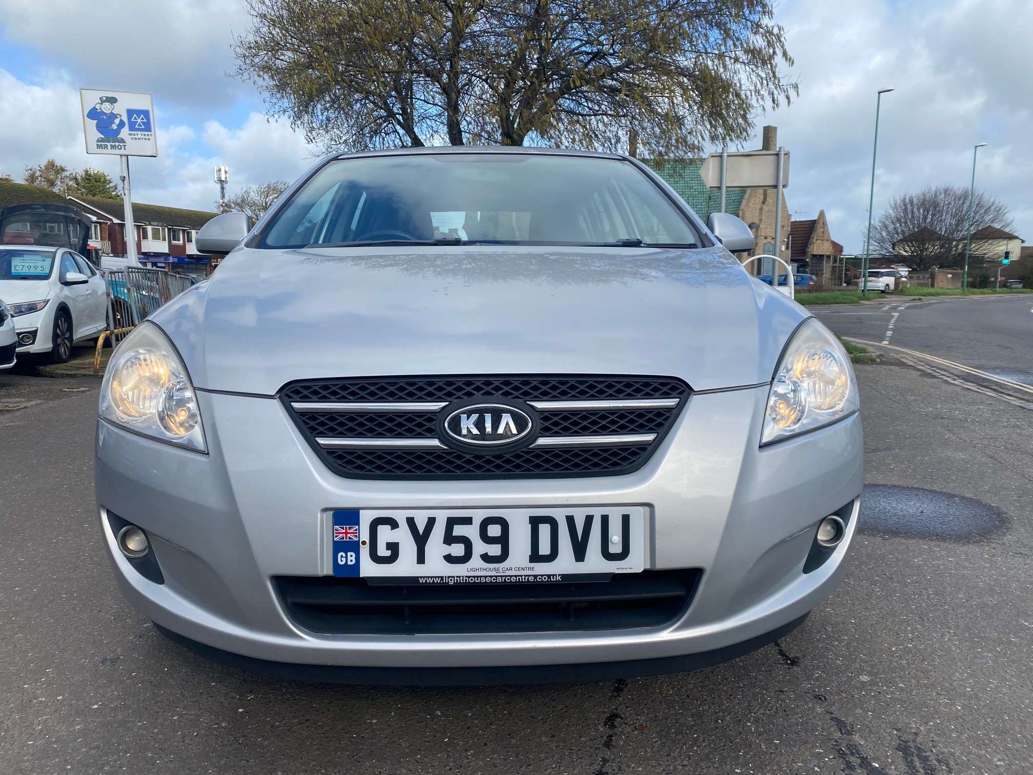 A 2009 KIA CEED 1.4 SR7 Hatchback 5dr Petrol Manual (145 g/km, 103 bhp) A 2009 KIA CEED 1.4 SR7 Hatchback 5dr Petrol Manual (145 g/km, 103 bhp)