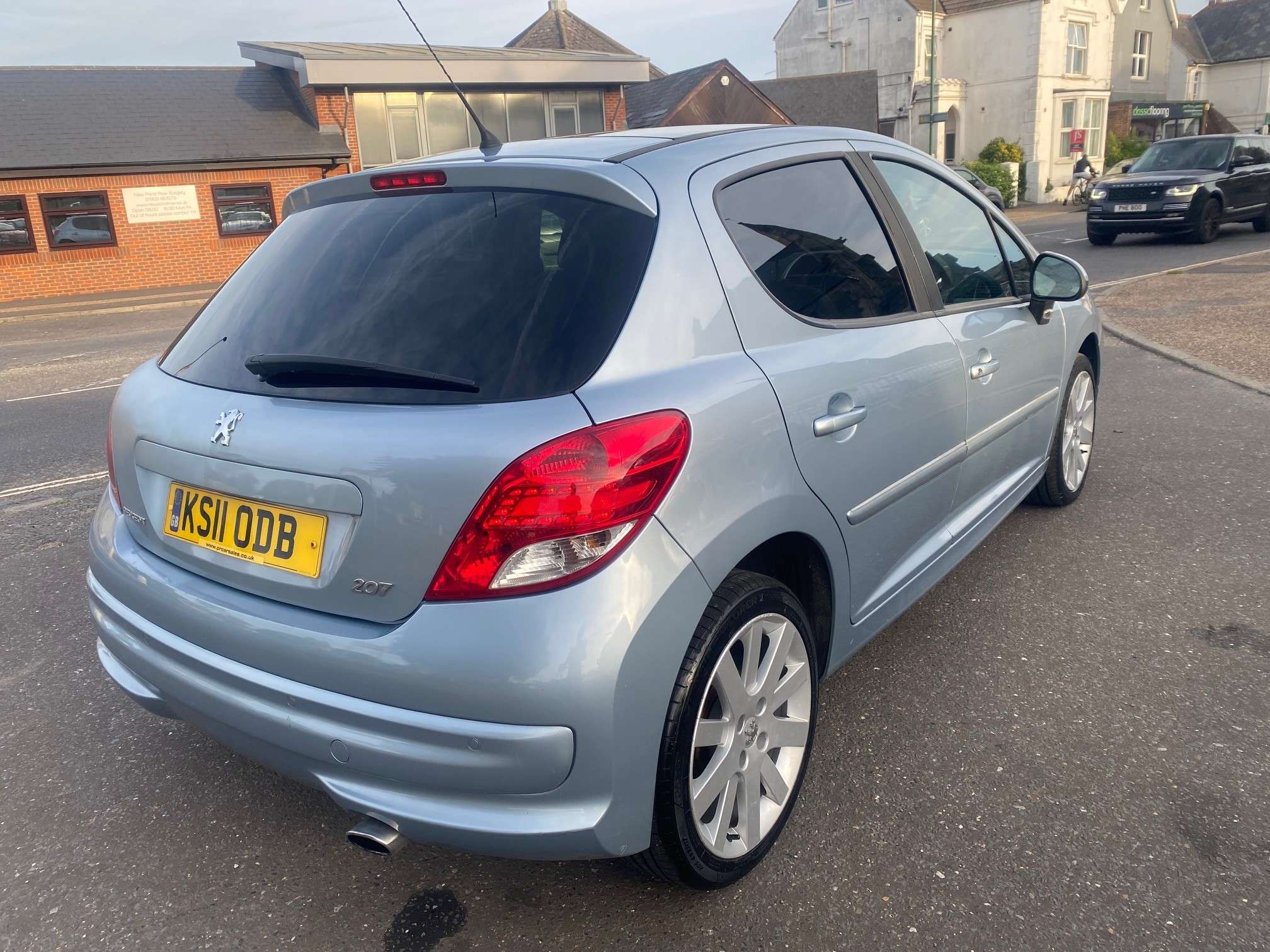 2011 PEUGEOT 207 2011 PEUGEOT 207