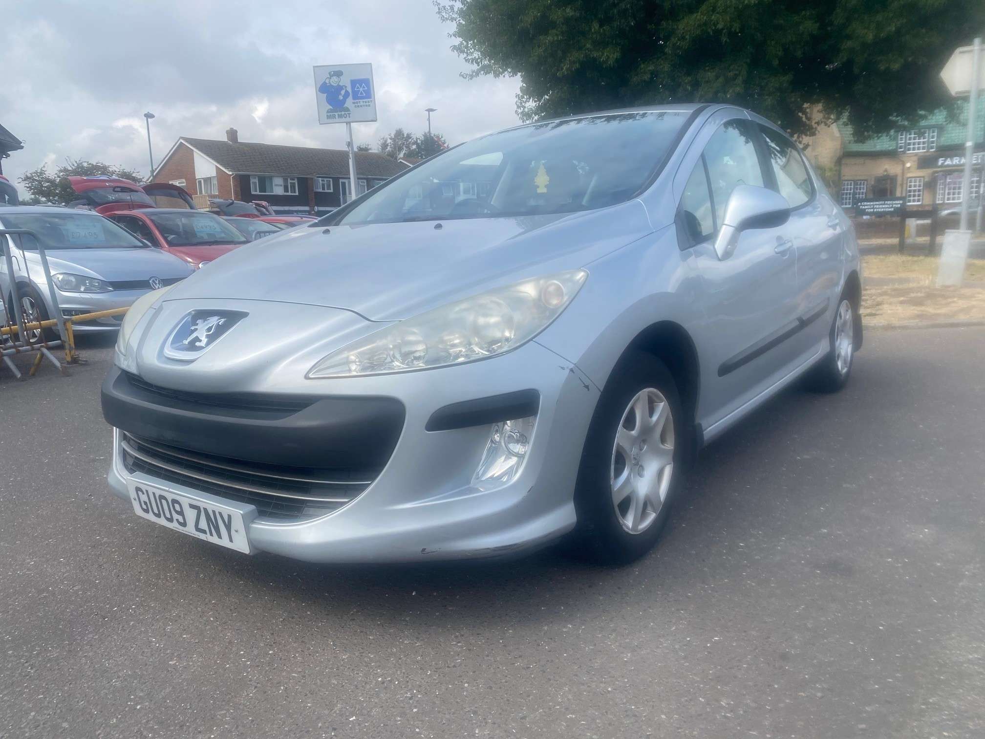 A 2009 PEUGEOT 308 1.6 VTi S Hatchback 5dr Petrol Manual (159 g/km, 120 bhp) A 2009 PEUGEOT 308 1.6 VTi S Hatchback 5dr Petrol Manual (159 g/km, 120 bhp)