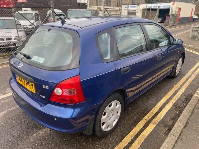 A 2001 HONDA CIVIC SE 5-Door A 2001 HONDA CIVIC SE 5-Door